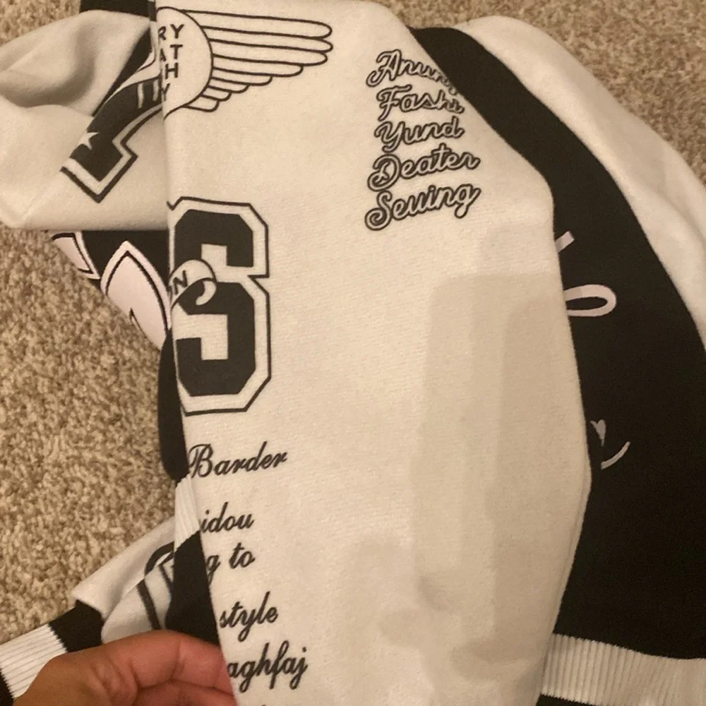 Woman’s jacket - Picture 5 of 7